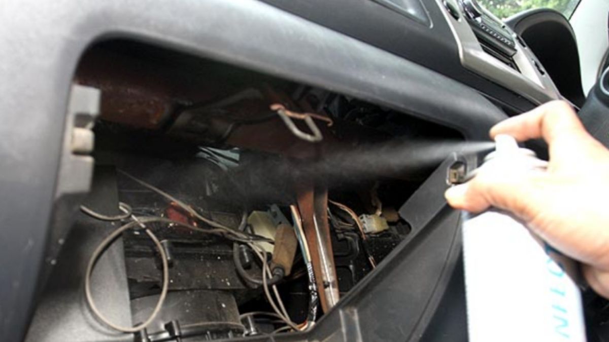 cara mengatasi aircond kereta berbau bersihkan evaporator